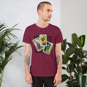Diffusione di tarocchi t-shirt_ unisex illustrati da Morgan Ledbetter Designs, moda occulta, moda stregoneria, moda witchcore, regalo per lei