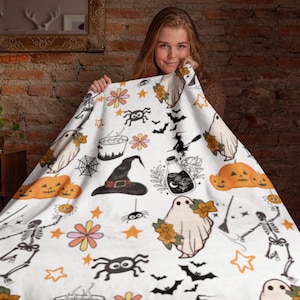 Retro Groovy Fall Halloween Throw Blanket Gift,Pumpkin Ghosts Witch spider web Spooky decor gift for kids adults, Aesthetic autumn Bedding