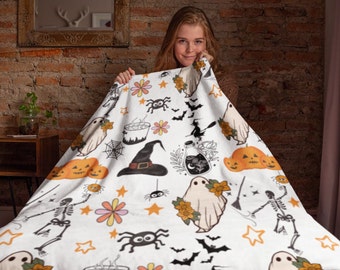 Retro Groovy Fall Halloween Throw Blanket Gift,Pumpkin Ghosts Witch spider web Spooky decor gift for kids adults, Aesthetic autumn Bedding