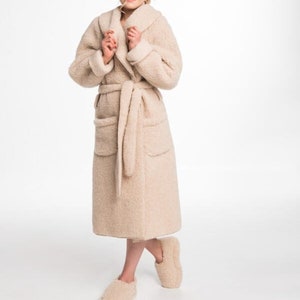 Wool Robe Unisex Soft Merino Wool Robe Dress Elegant woolen bathrobe with a hood,Beige Unisex Merino Wool Bathrobe Woolen Dressing Spa Gown