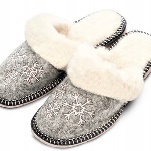 Womens handmade house slippers, sheepskin fur collar indoor / outdoor winter warm soft scuff, comfy sheepwool indoor blackless mule shoes