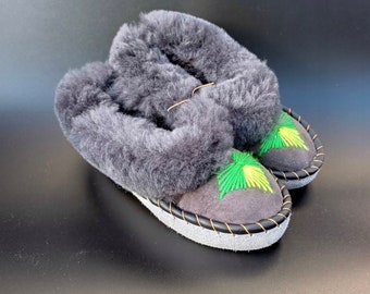 Woolfield Embroidered Sheepskin Slippers OUTLET Moccasins Regional Shoes Handmade Vintage Gift Merino Wool The Best Slippers Ecological Wool