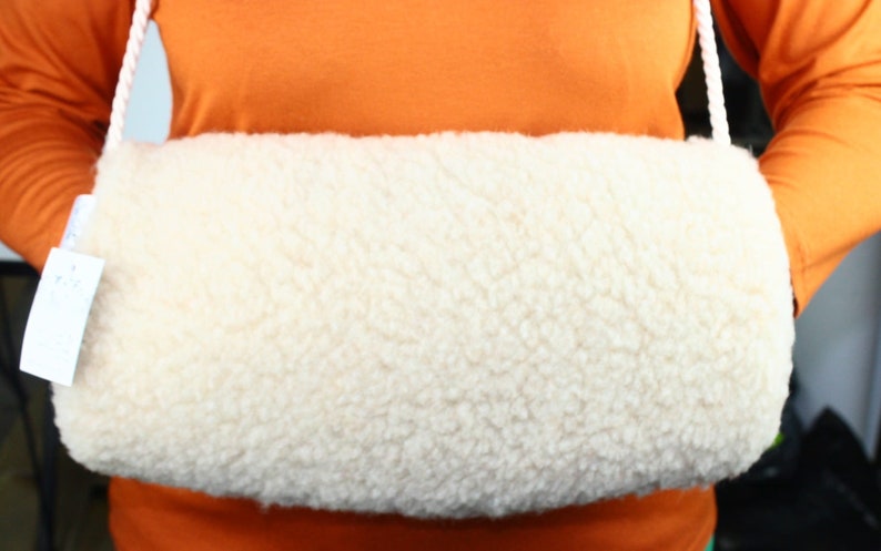 Merinowolle Muff mit Tasche, Winter Damen Handwärmer Merinowolle, Damen Armwärmer Bild 9