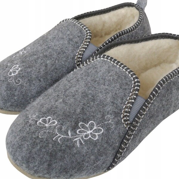 Women's Slippers Felt & natural sheeps wool embroidered flowers Natural Sheepskin Wool House Slippers Great Birthday Gift for Mom, Sister