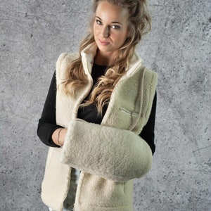 Merinowolle Muff mit Tasche, Winter Damen Handwärmer Merinowolle, Damen Armwärmer Bild 1