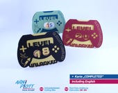 SVG Plotterdatei Geburtstagskarte, Geldscheinkarte, Geldgeschenk, Karte Volljährigkeit / 18., runder Geburtstag, Gamer Level, Gamepad-Karte
