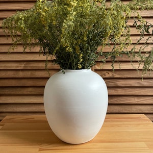 White ceramic circle vase, Vases for flowers, Gift for her, Pottery vase for living room, Housewarming gift