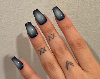 Black White Aura Gel Press On Nails JosieGelNails | Black Nails, Aesthetic Nails, Fake Nails, Airbrush Nails, Aura Nails, White Nails