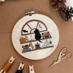 DIYハロウィン猫刺繍デザイン - 初心者向け刺繍 - 秋のクロスステッチ - 秋のニードルポイント - モダンDIY大人向けクラフト - 6インチフープ -