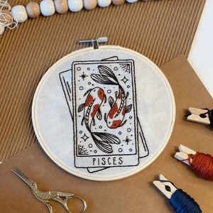 DIY初心者向け刺繍うお座タロットカードキット - 占星術クラフトキット - 大人向けクラフト - うお座の季節 - クロスステッチDIY - 初心者向けクラフトキット -