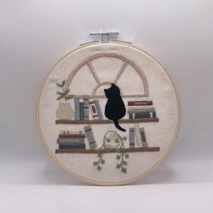 DIY Cat and Books Embroidery Kit House Plant Hoop Art Hanging Plants  Embroidery Beginner 6 Inch Hoop Adult Craft Kit 