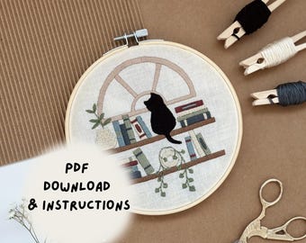 Ricamo in PDF: Libreria con gatto e pianta - Design digitale
