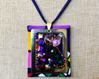 Collar con colgante de cuentas de inspiración africana: joyería única de Ankara hecha a mano, joyería playera.