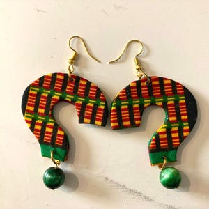 Orecchini con punto interrogativo in tessuto Kente: gioielli pendenti africani fatti a mano