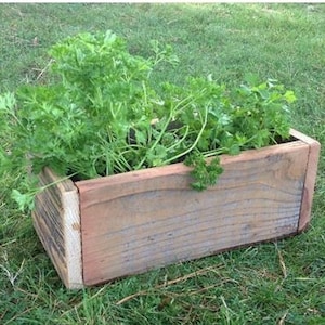 DIY Rustic Reclaimed Wood Planter Box - Etsy