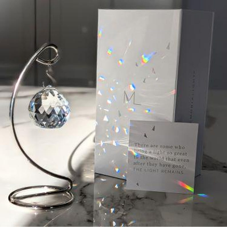 Capteur de soleil en cristal arc-en-ciel Memorialight | Cadeau commémoratif de sympathie add a stand