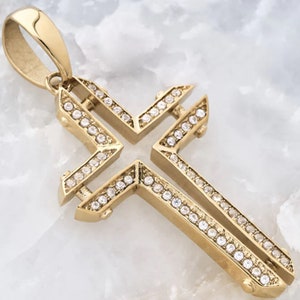 18k gold Cross pendant