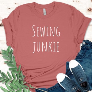 Camisa de adicto a la costura, camiseta de costura divertida, regalo de costurera, camiseta de elaboración, camisa de costura linda, amante de la costura, camisa de costurera, máquina de coser