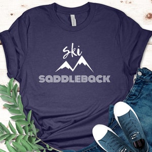 Ski Saddleback Shirt, Ski Shirt, Ski Liebhaber Geschenk, Skifahrer Geschenke, Winterurlaub Shirt, Ski Liebhaber T-Shirt, Ski Trip Shirt, Mountain Tee
