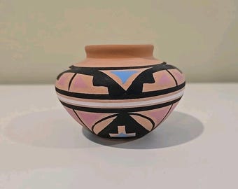 Native American Laguna Fine Line Hand Painted Pottery