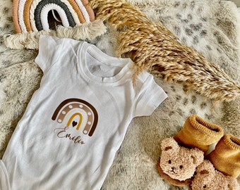 Personalisierter Baby Body kurzarm 100% Baumwolle in weiß Regenbogen + Name