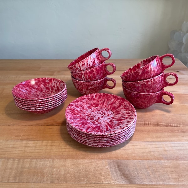 Vintage moteado rojo y blanco confeti melamina Melmac tazas, platillos, platos pequeños/cuencos