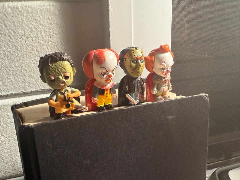 Marque-page horreur peint à la main - Chucky, Freddy Krueger, Jason Voorhees, Pennywise, Leatherface, oeuvre d'art de collection pour fans d'horreur image 15