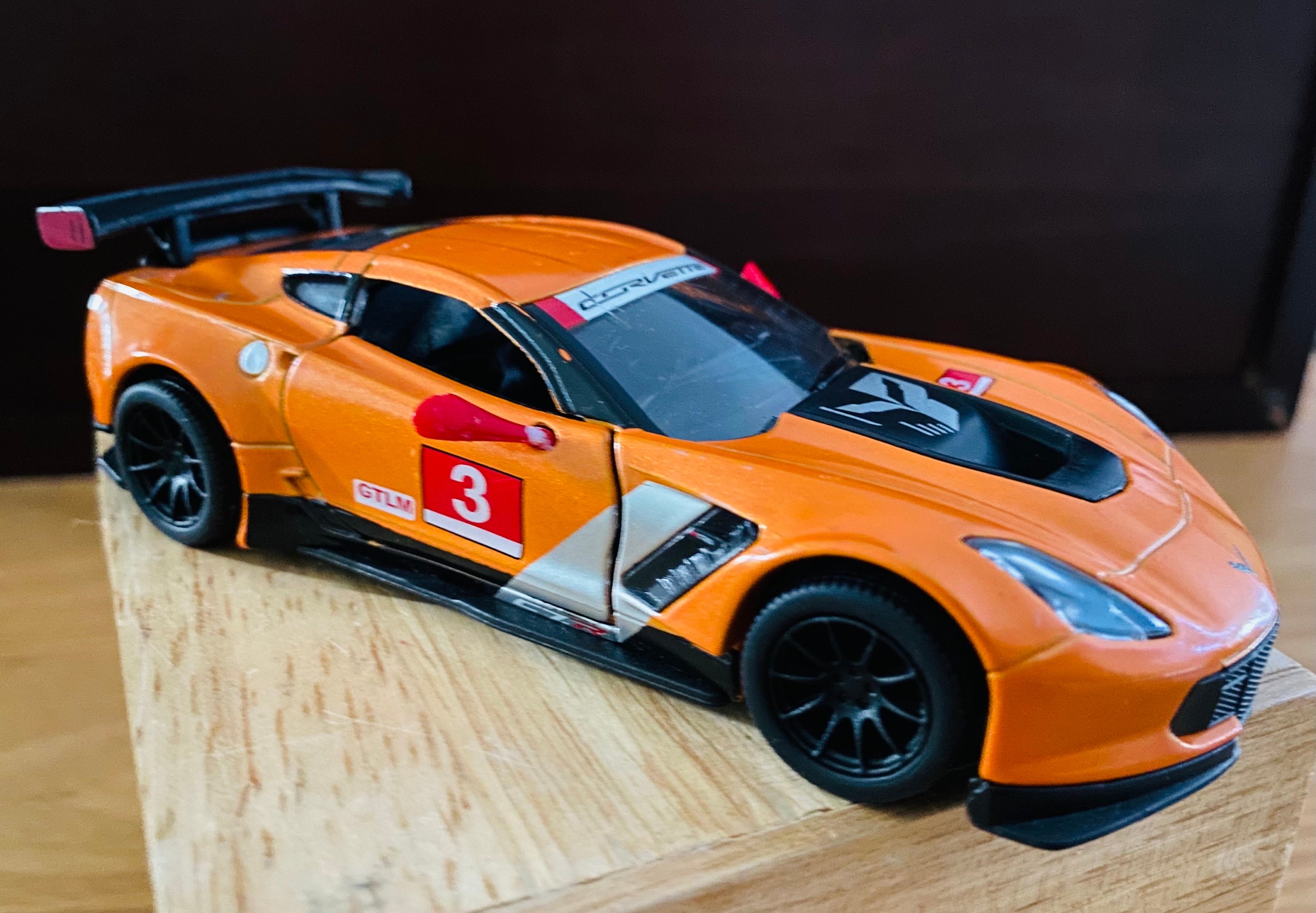 自動車 Carvette C7-R Chevy Corvette C7 R Race Diecast- Metallic Orange W/ Decals