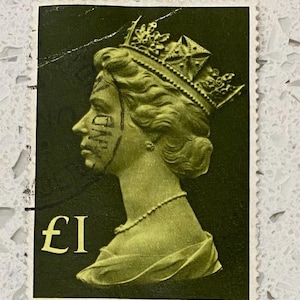 Queen Elizabeth- Great Britain Stamp  -1977 Queen Elizabeth II - QEII Large Machine Stamp 1 pound - Used- Stamp Collector