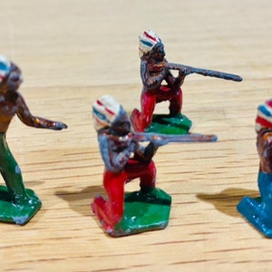 Vintage toys- Metal North American Indian Figures - Lot of 6-  1930