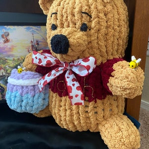 Winnie de Poeh grof handbreipatroon | Grof breiwerk van Pooh Bear knuffel | YouTube-tutorialvideo met geschreven patroon