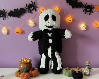 Hand Knit Halloween Skeleton Plushie | Finger Knit Halloween Plushie | Chunky Hand Knitting Pattern Plush