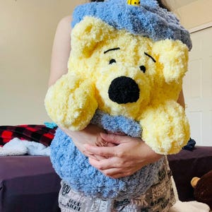 Winnie de Poeh kiekeboe kussen plushie handgebreid | Vingergebreid kussen Pooh-knuffelpatroon | Pdf-geschreven patroon met afbeeldingen