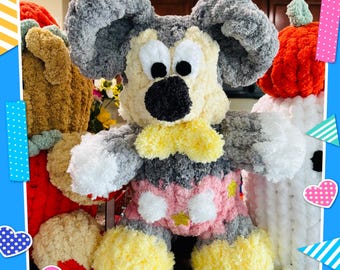 Micky Maus Handgestricktes Plushie Muster | Fingergestricktes Micky Maus Kuscheltier | Youtube Video Tutorial mit PDF-Schnittmuster