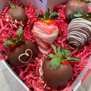 Fresh Chocolate Strawberry Love Gift Box
