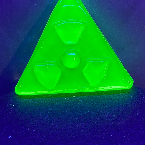 Uranium Vaseline glass radiation triangle