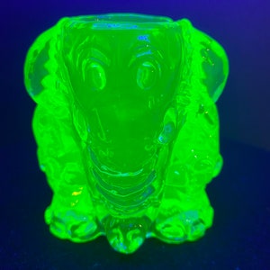 Uranium glass elephant toothpick holder.factory  second