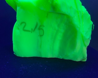 Huge uranium Vaseline custard slag glass rock collet slag glass 2 pound 15 ounces