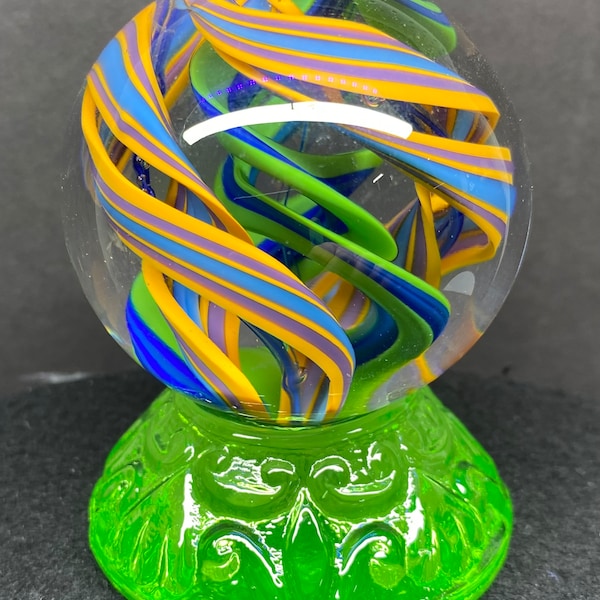 Uranium glass jumbo marble holder (marble not included)