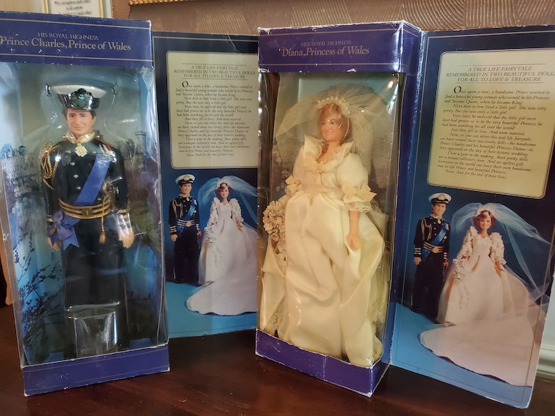 Prince Charles & Princess Diana wedding doll set Vintage 1982 Plus A Book of Remembrances Princess Diana, Hard cover image 1