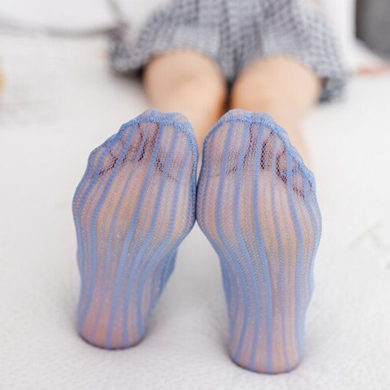 Tüll-Crew-Socken Gestreifte transparente Knöchelsocken Viertelsocken aus Kristallseide Modische Socken für Damen im Frühling/Sommer Bild 4