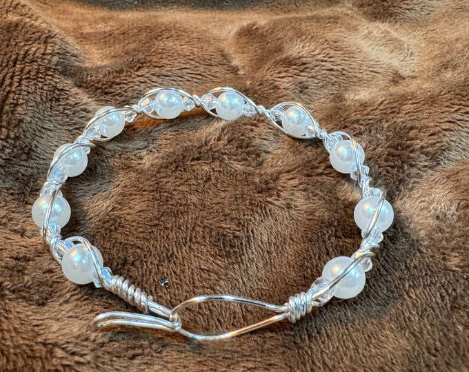Woven silver wire bracelet-braided bracelet-wrapped wire bracelet-fidget bracelet -8mm white pearl beads-8” size-hook closure-matching ring