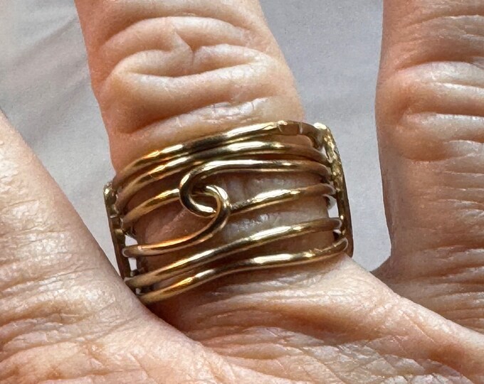 Gifts for her-Gold twist ring-Wire wrapped-minimalist wire ring-handmade gold ring-bohemian wire ring-size 9
