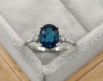 London blue topaz oval cut ring, 3 stone blue topaz engagement ring for women, unique wedding ring, promise ring, gift for her, bridal ring