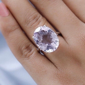 Hermoso anillo de compromiso/cóctel de amatista violeta claro Rose de France de 15 quilates
