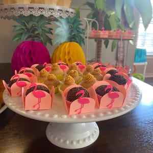 Forminha para brigadeiro / Candy holder / Truffle Holder - Snow White, Barbie, Flamingo, Cinderella , Mermaid