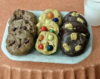 Dollhouse Cookies on a Plate | Miniature Cookies | Dollhouse Chocolate Chip Cookies | 1:12 scale