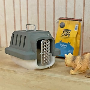 Dollhouse Cat Carrier | Miniature Cat Carrier | Dollhouse Pet Crate | Dollhouse Pet Carrier | Miniature Pet Store | 1:12 Scale