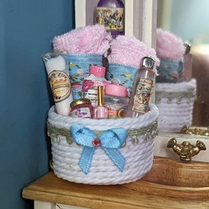 Dollhouse Bathroom Basket of Accessories - Pink | Dollhouse Shampoo | Miniature Bathroom Accessories | Dollhouse Bath Towels | 1:12 Scale