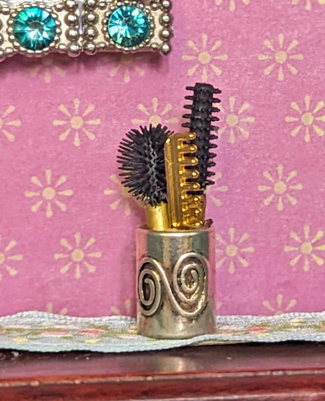 Dollhouse Hair Brush Holder Dollhouse Bathroom Brushes Miniature Hair